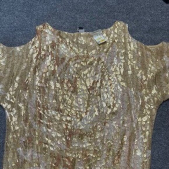 2b Rych Womens Blouse Gold All Over Print Short Sleeve Silk Blend Top Glam M New - Picture 5 of 8